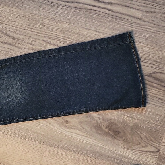 Levi's l 26 l dark denim l size 2 l slight flare l waist 26 l pants - Picture 3 of 9